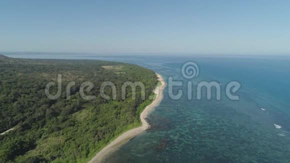 有海滩和大海的海景菲律宾卢松视频的预览图