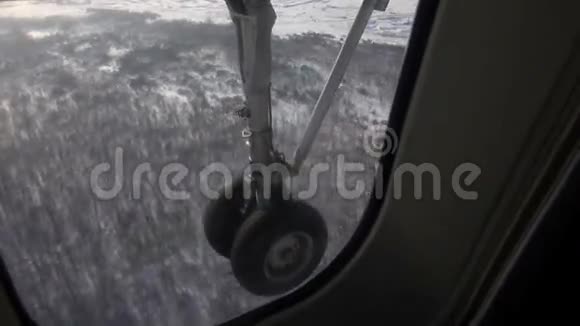 飞机装备视频的预览图