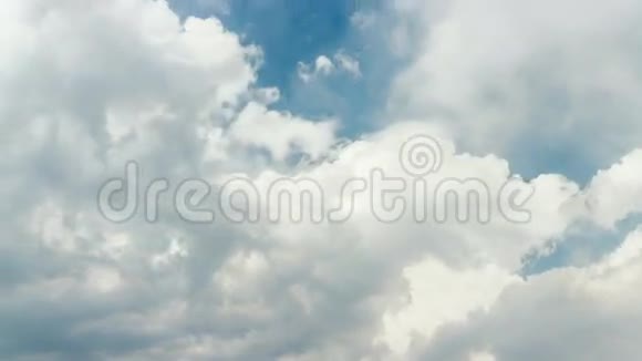 白天的云时程4K视频的预览图