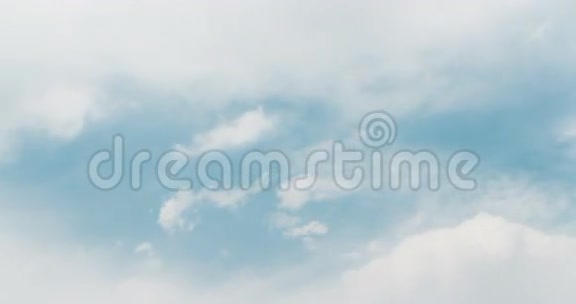 白天的云时程4K视频的预览图