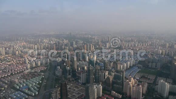 中国上海高层建筑鸟瞰图时间流逝视频的预览图