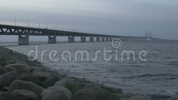 瑞典和丹麦之间的桥梁视频的预览图