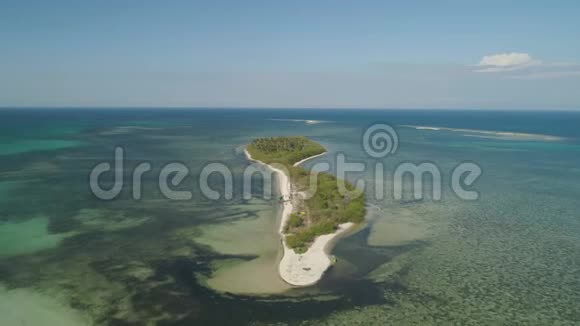 热带岛屿坦杜永有海滩视频的预览图