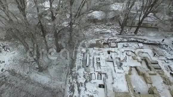 挖掘一座古老的正统寺庙视频的预览图