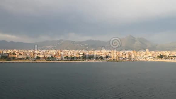海与山之间的城市巴勒莫西西里视频的预览图