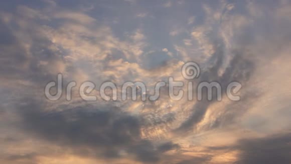 日落戏剧性的天空云视频的预览图