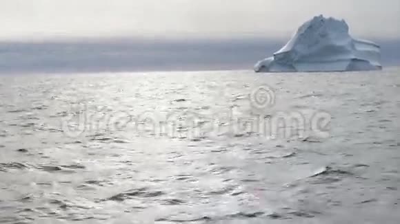 冰山视频的预览图