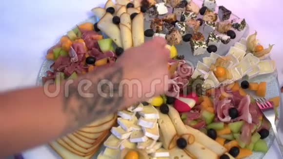 餐厅提供自助食品餐饮食品聚会视频的预览图