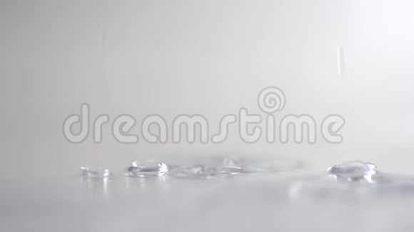 慢动作水滴视频的预览图