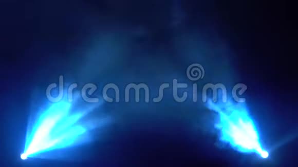 激光蓝光和烟雾的舞台聚光灯视频的预览图