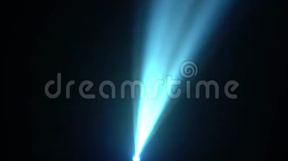 黑色背景音乐会上的光线视频的预览图