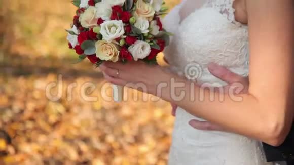 新郎新娘走路视频的预览图