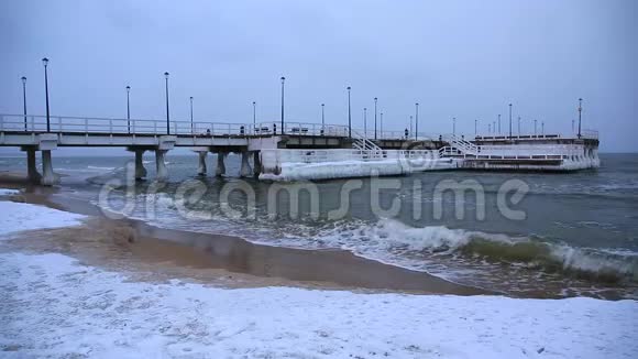 加丹斯克波罗的海冷冻码头视频的预览图