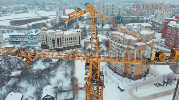 建造房屋空中直升机射击视频的预览图