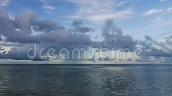 斯基吉尔白色沙滩视频的预览图