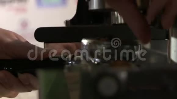 咖啡馆里的咖啡机视频的预览图