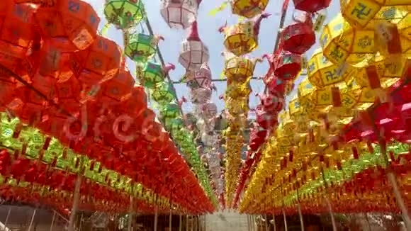 韩国釜山三光萨寺的莲花灯节视频的预览图