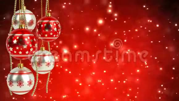 红色和银色的圣诞球背景是闪闪发光的黑色无缝环三维渲染视频的预览图