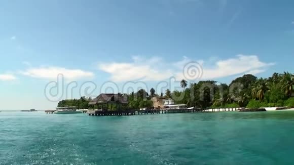 马尔代夫群岛在海洋背景水面上视频的预览图