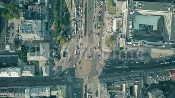 高空俯视城市交通视频的预览图