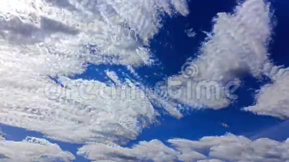 天空中的太阳时间流逝云层模糊4K视频的预览图