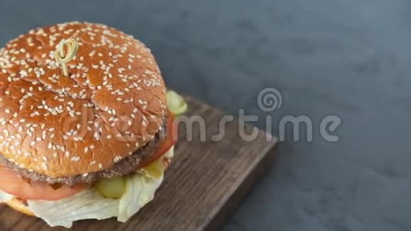 木底汉堡包视频的预览图