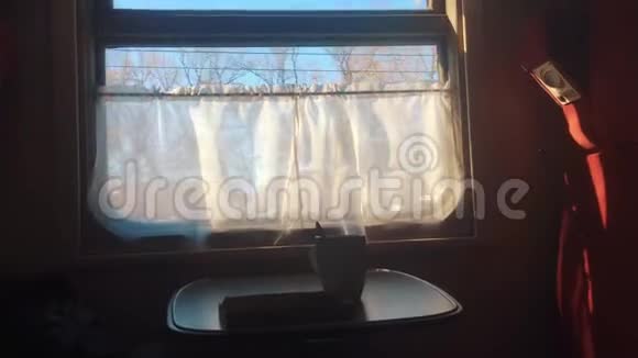 概念教练火车旅程旅行从生活方式的窗口观看美丽的俄罗斯冬季火车视频的预览图