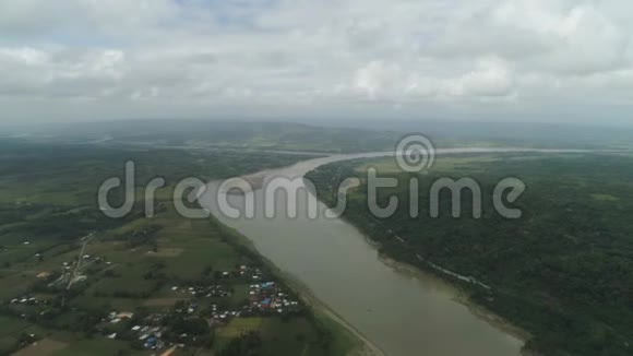 农田里的河流菲律宾吕宋视频的预览图