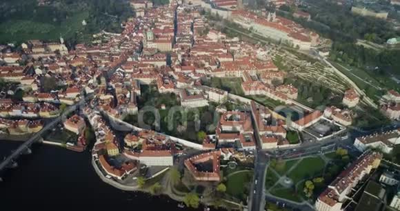 布拉格城堡鸟瞰布拉格视频的预览图