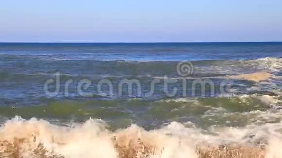 地中海东方比利牛斯群岛有海潮视频的预览图