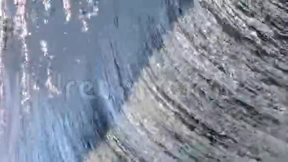 山溪溪流瀑布河流水滴水的形态视频的预览图