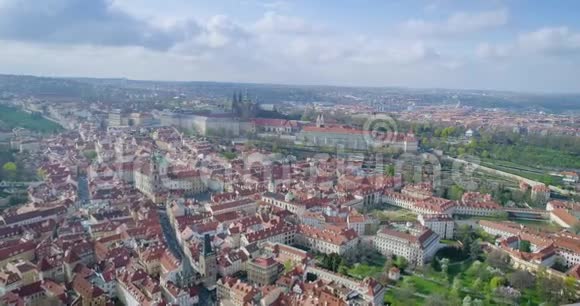 布拉格城堡空中观景布拉格视频的预览图