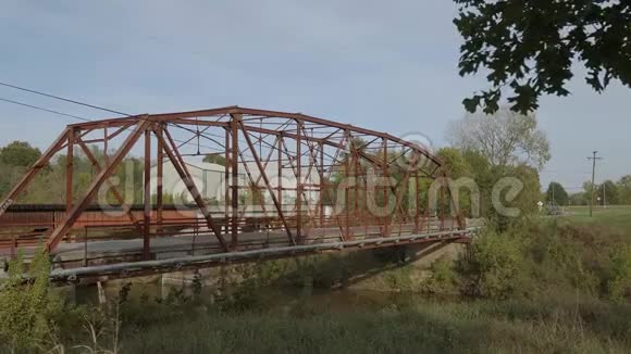 俄克拉荷马州1921年的66号公路大桥视频的预览图