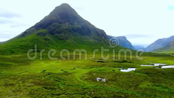 飞越苏格兰高地美丽的风景视频的预览图