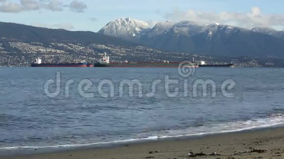 英国海湾货船和山脉温哥华视频的预览图
