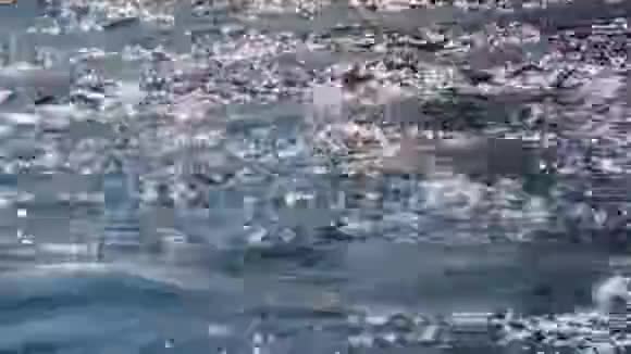 山溪溪流瀑布河流水滴水的形态视频的预览图