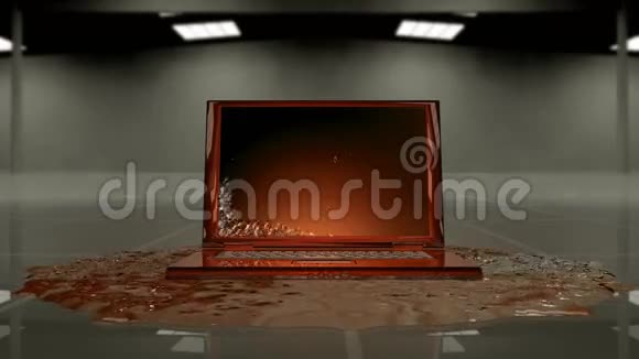 打开装有水的笔记本电脑显示器包括阿尔法频道库存录像视频的预览图