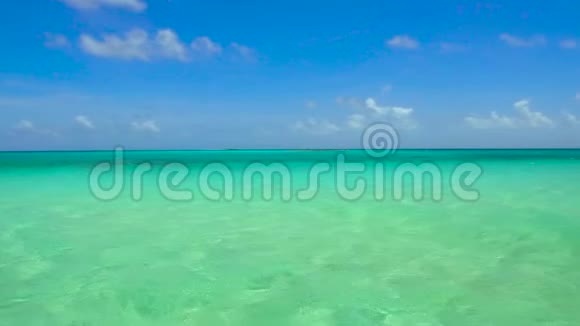法属波利尼西亚热带海滩泻湖视频的预览图