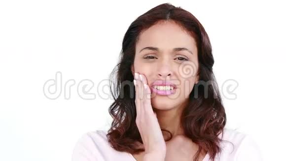 令人心烦的女人牙疼视频的预览图