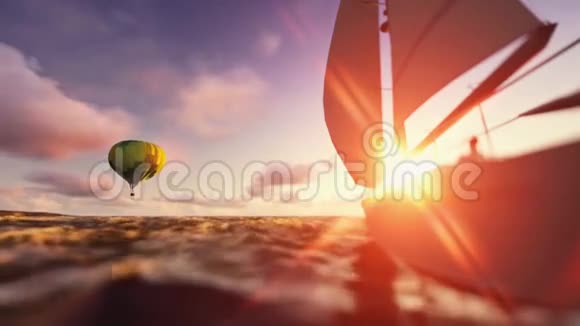 日落夏日气球和游艇视频的预览图