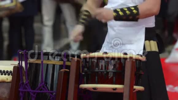 日本艺术家演奏传统的太子鼓视频的预览图