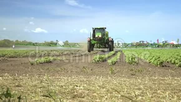 农用喷雾器灌溉农田喷雾机视频的预览图