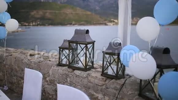 玻璃灯里的蜡烛结婚装饰品黑山婚礼视频的预览图