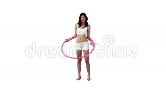 一个女人正在用呼啦圈锻炼视频的预览图