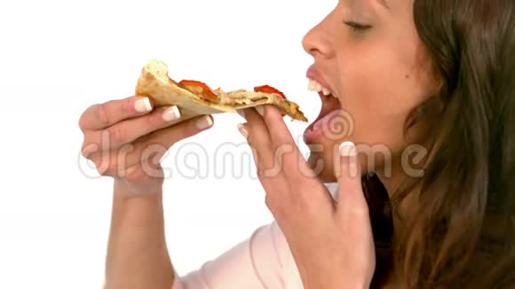 随便女人吃披萨片视频的预览图
