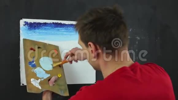 艺术家在画一幅画视频的预览图