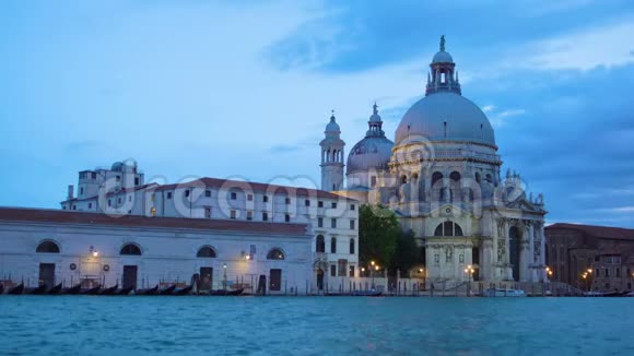 威尼斯大运河和圣玛利亚礼炮教堂视频的预览图