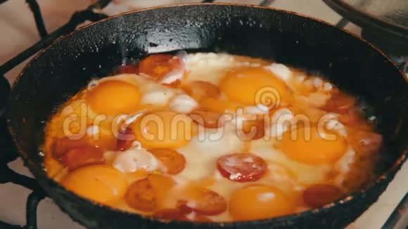 蔬菜煎蛋煎锅视频的预览图