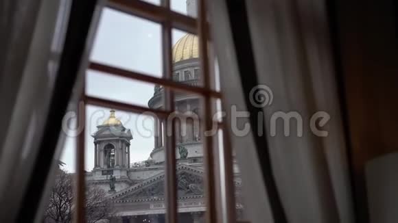 位于圣彼得堡的伊萨克斯大教堂视频的预览图