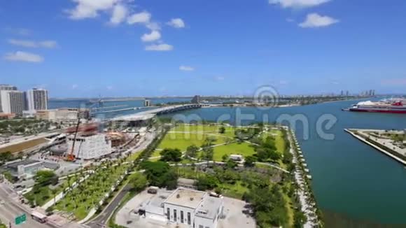 迈阿密市中心的空中录像视频的预览图